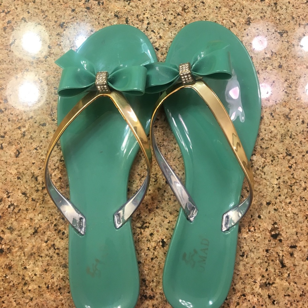 EUC “Green/ Gold Dressy Jelly Sandals”